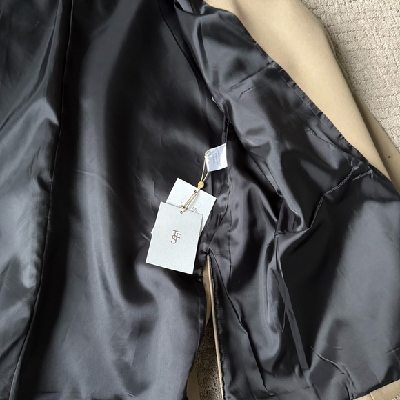 The Frankie Shop Desert Taupe Blazer - Picture 8 of 16